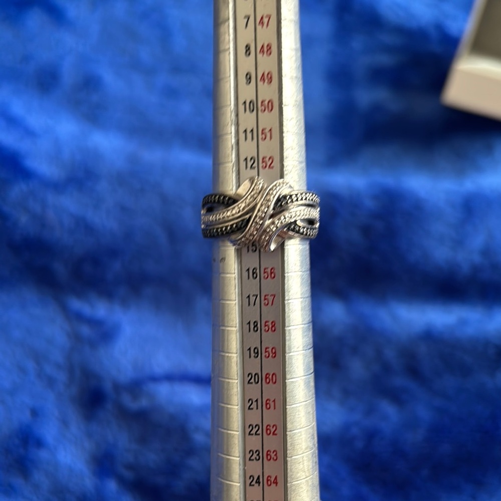 Silver Intertwined Infinity Ring - image 4